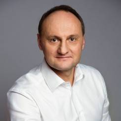 Dr n. med. Piotr Okoński